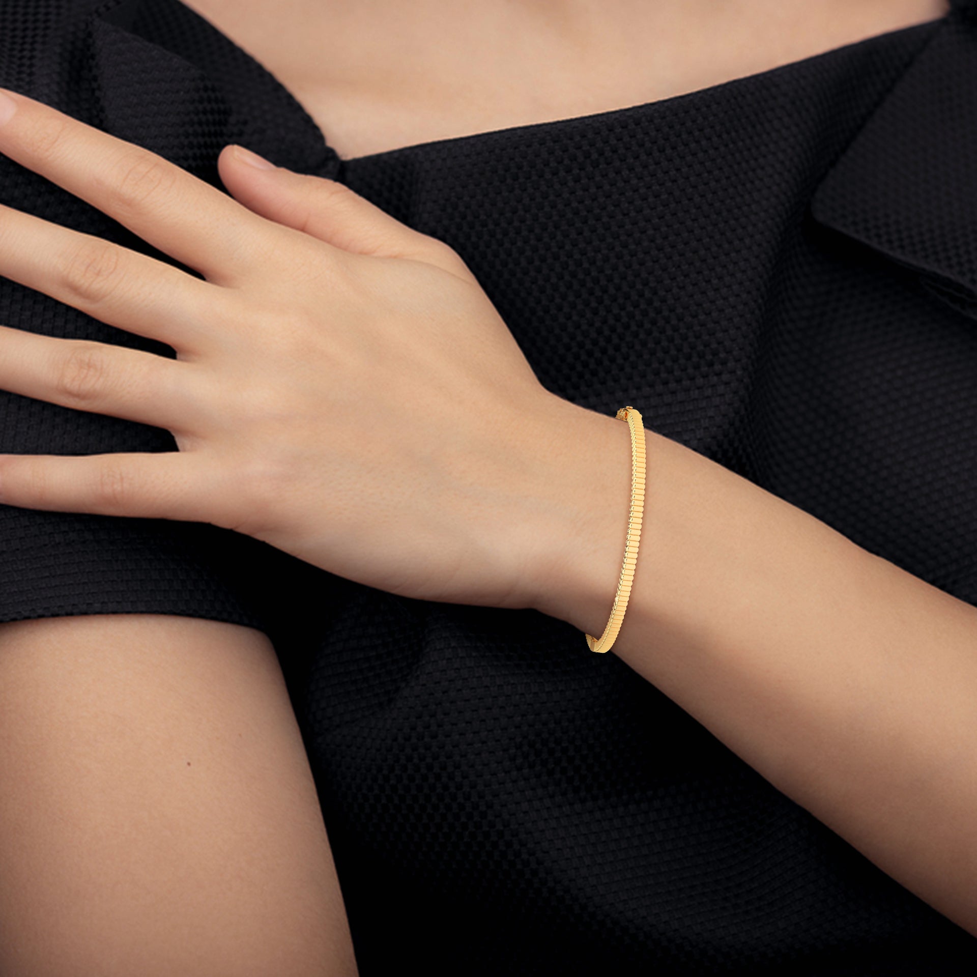 Ribbed Gold Bangle