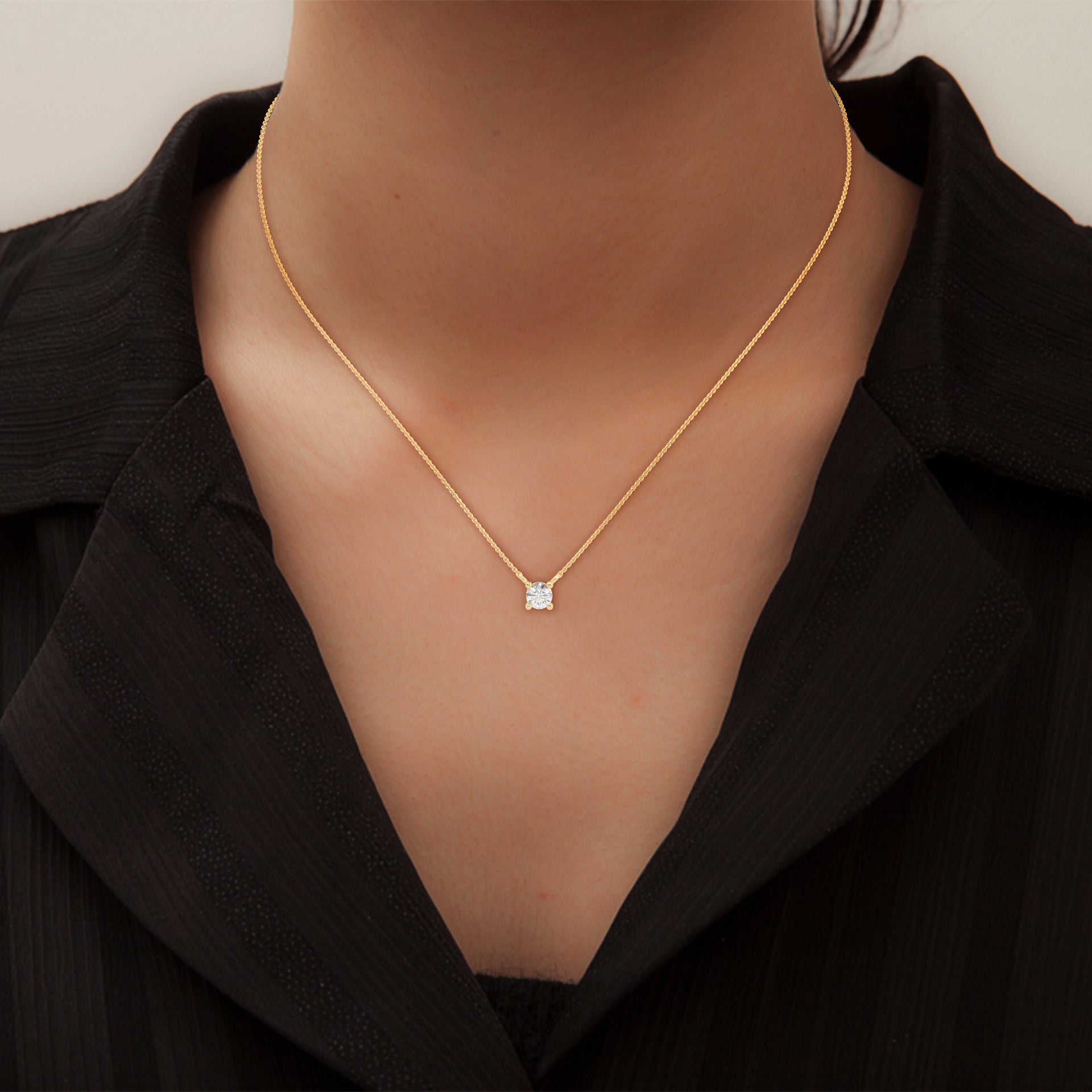 Round Illusion Diamond Pendant Necklace